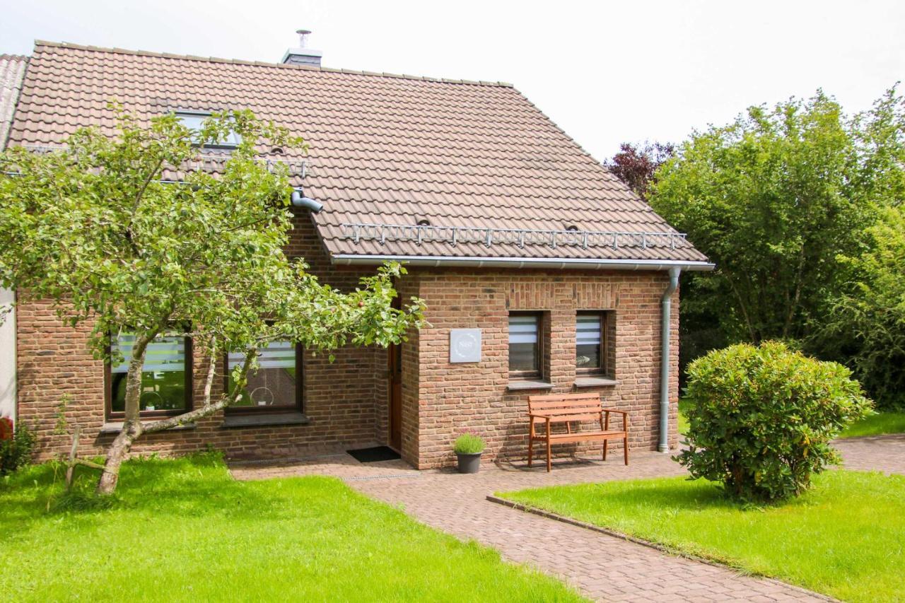 Ferienhaus Eifelnest Scheid  Екстер'єр фото